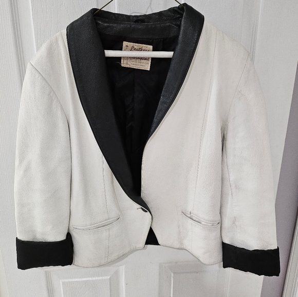 Vintage black and white cropped tuxedo blazer - Picture 3 of 11